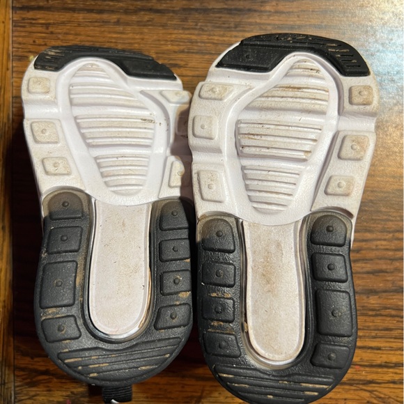 Nike Air Max 270 red boys 4c - Picture 5 of 6